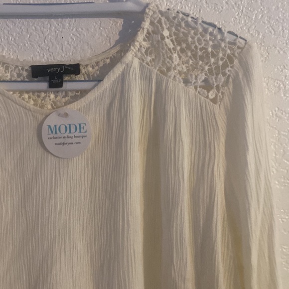 Top - Picture 2 of 3